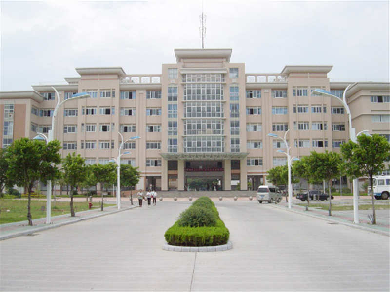 桂林医学院天面防水隔热工程